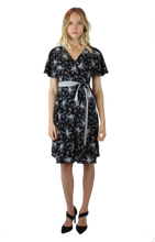 Load image into Gallery viewer, Avec Flair Dress
